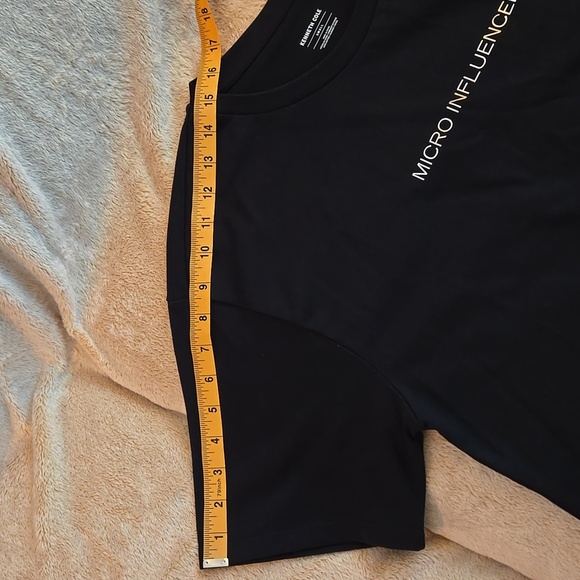 "Micro Influencer" Kenneth Cole Black with Silver Short Sleeve Tee Size Small - Picture 11 of 11